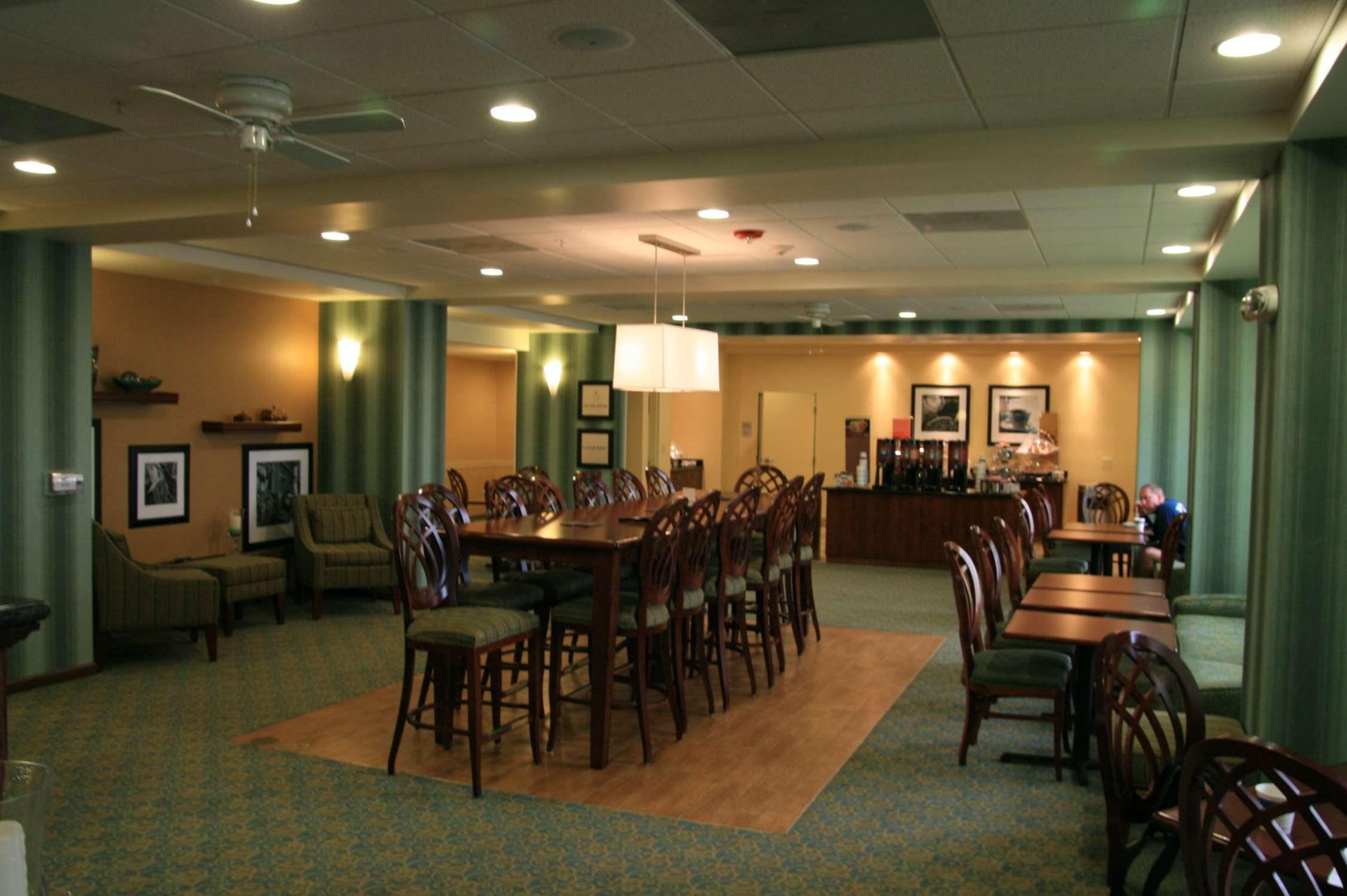 Hampton By Hilton Hotel Brentwood Restaurante foto