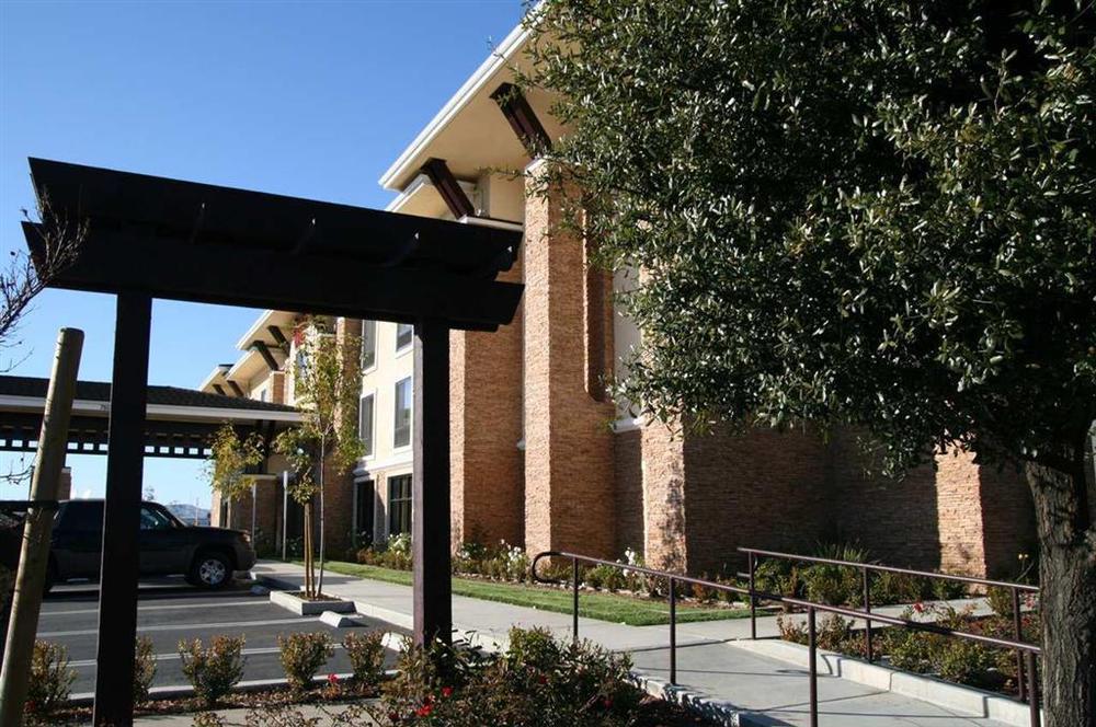 Hampton By Hilton Hotel Brentwood Exterior foto