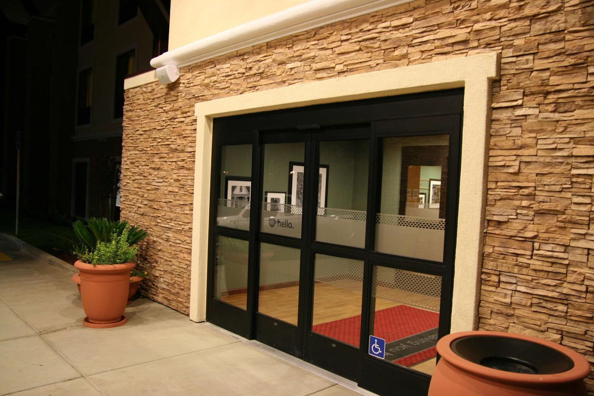 Hampton By Hilton Hotel Brentwood Exterior foto
